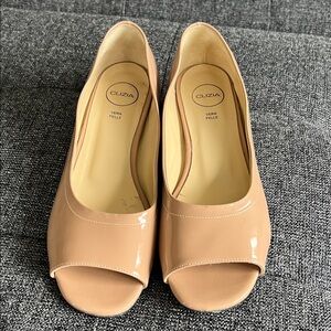 Clizia Women's Tan Peep-Toe Shoes